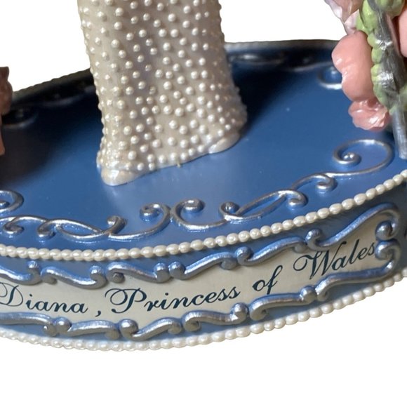 Carlton Cards Heirloom Collection Princess Diana Figurine Ornament - Picture 7 of 13